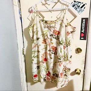 🌻Floral Old Navy dress with red/yellow flowers🌻